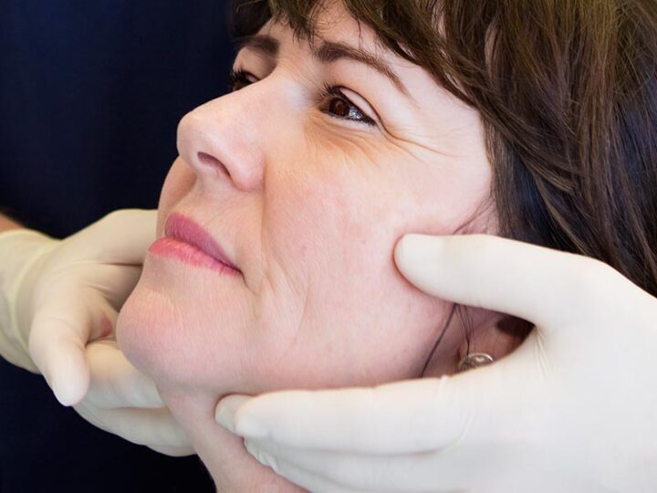 diagnosis TMJ dysfunction disorder Melbourne dentist Essendon patient with headaches migraines caused by facial jaw pain and TMD
